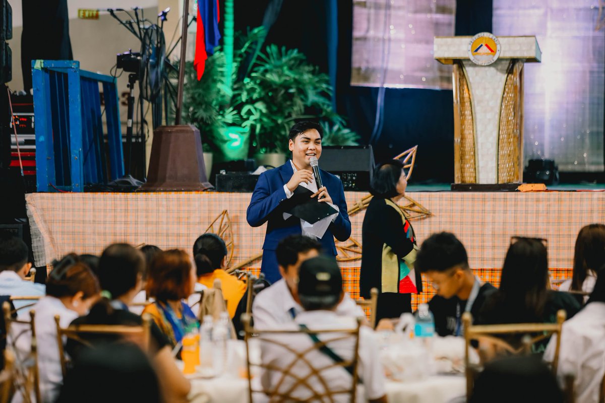 Sam_Andrada's tweet photo. We have come full circle, self! 

Grateful of the opportunity entrusted to me by the Capiz Provincial Government to host the 2nd Creative Nation Summit of the National Commission for Culture &amp; the Arts. 

Cheers to many more moments of purpose and passion 🥂. https://t.co/Y55D8CYEjX