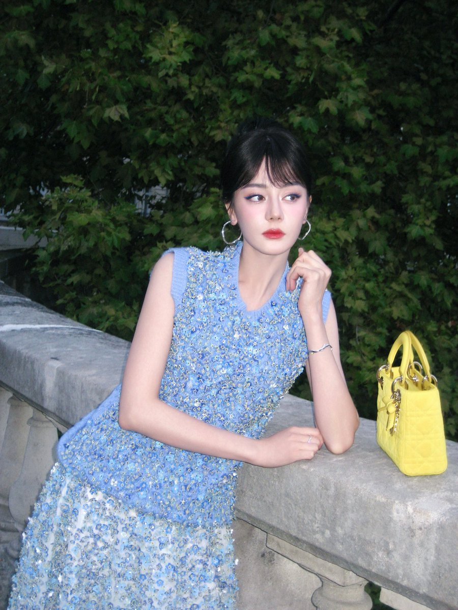 hice288's tweet photo. 这个迪丽热巴怎么如此貌美，感觉整个人香香软软的，么么🥰🥰🥰
DILRABA DIOR PFW25
#DilrabaDiorSS26 https://t.co/SR4EMgOni8