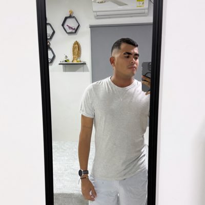 97rns's tweet photo. #NuevaFotoDePerfil https://t.co/9Bgz2vWmJD