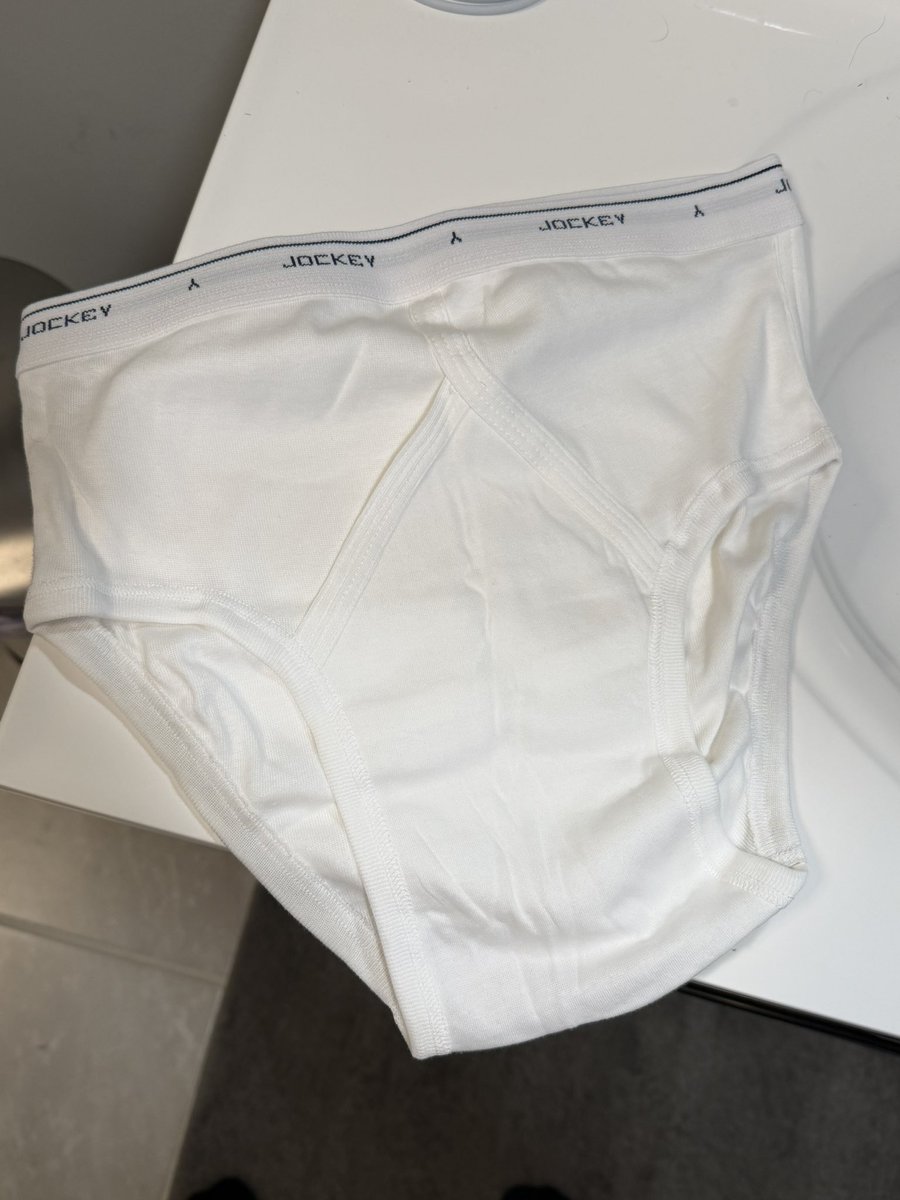 Tightywhitieluver tweet media