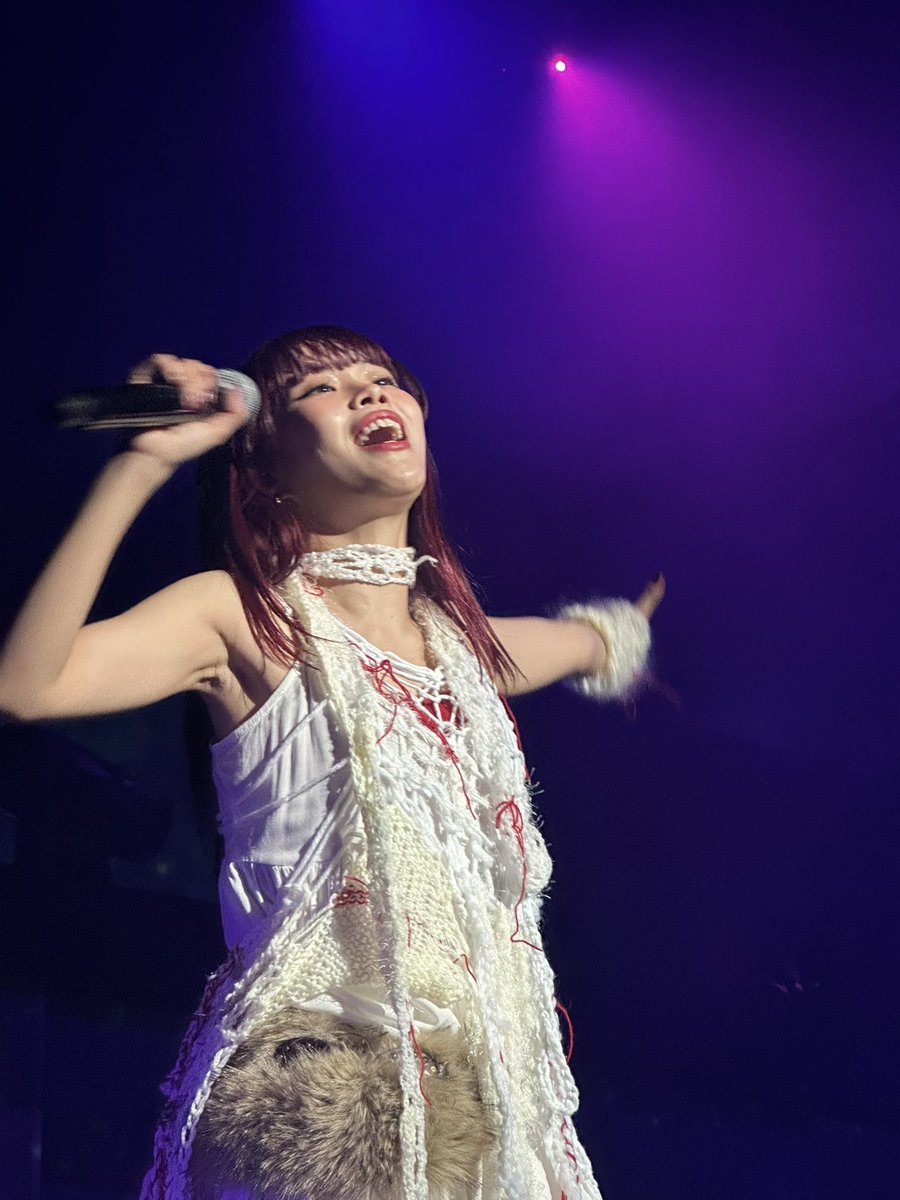 BishPopochi's tweet photo. 明日死んでもいいし、明日から頑張れるライブでしたー！
セトリもセットもそしてアイナさんの気迫が激エモなツアー初日！
これは引きずるやつです。
ありがとうー！
#アイナ名古屋
#革命道中 https://t.co/4IzXgXMoVB