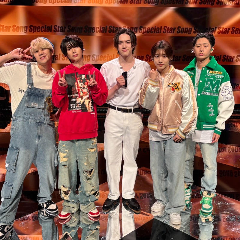 FAMILYCLUBweb's tweet photo. /
🎉Star Song Special Season2 配信開始!!📺
\
FCwebでは #スタソンレポ と題して
#スタソン 出演者の様子をお届けします!
🎤#堂本光一
🎵#HeySɑyJUMP
収録を終えた #KEYTOLIT のコメント
#ジュニア のグループショット
など、Season2もお楽しみください!
@jr_official_X
👇🏻詳細はこちら👀
