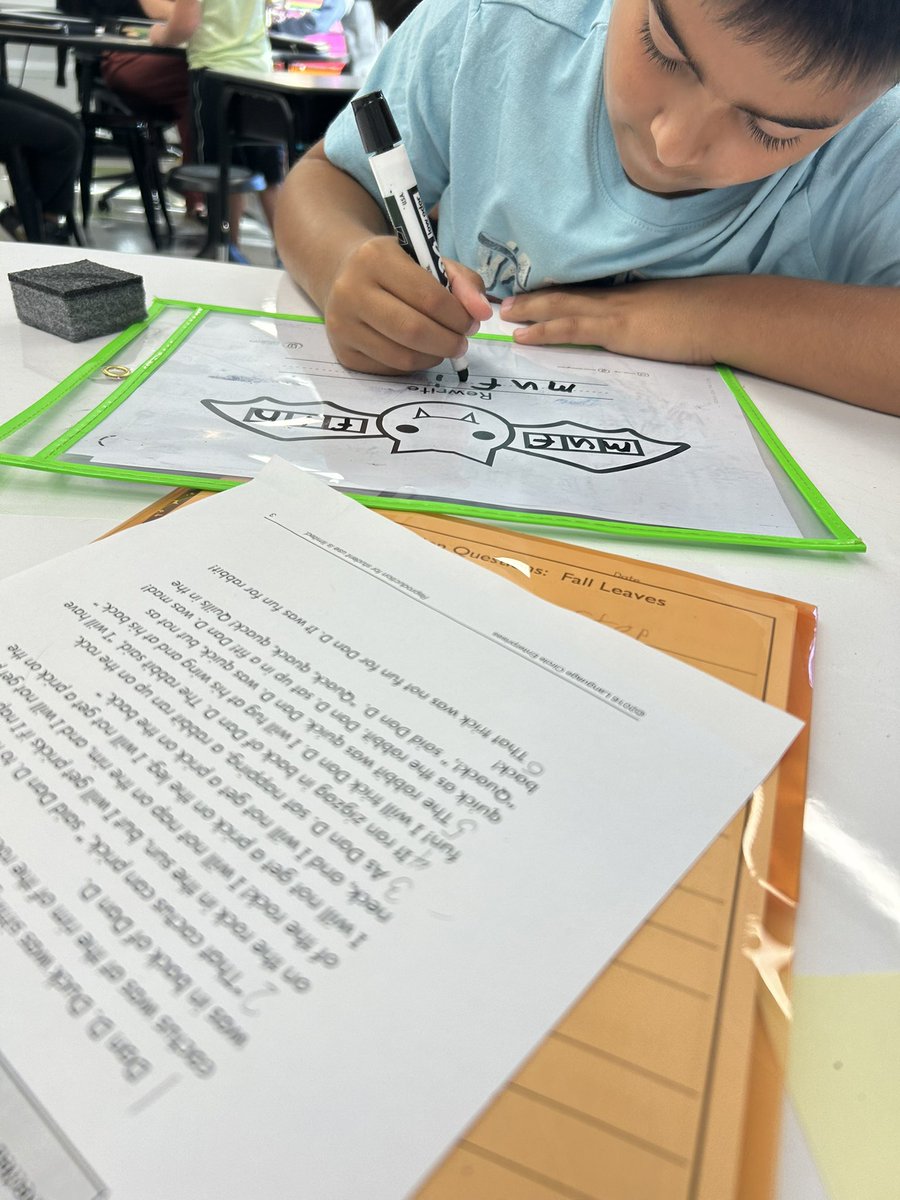 MsWolstromerMFA's tweet photo. Working on multisyllabic words in ASP, but make it October themed #tfspantherpride https://t.co/WC9cUl4Uvv