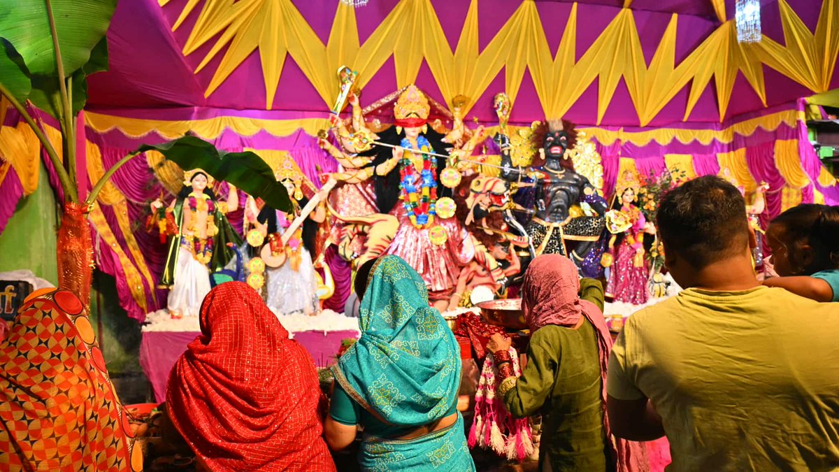nepaltourismb's tweet photo. Glimpses of Dashain celebrations from #Hetauda in central #Nepal #BagmatiPradesh #NepalNOW #FestivalsofNepal #VisitNepal
Pc: Susheel Shrestha https://t.co/pOc71h0kID