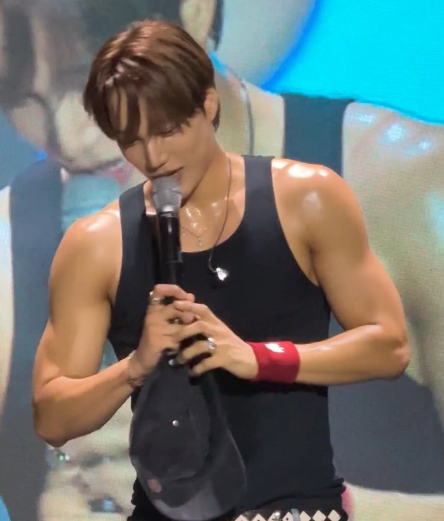 starfess's tweet photo. -star i miss your tan skin, your sweet smile, so good to me, so right 🤍
https://t.co/dRmWfdar4c