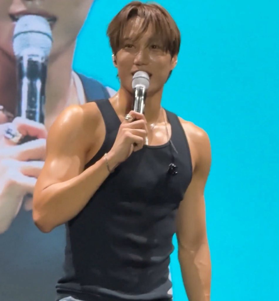 starfess's tweet photo. -star i miss your tan skin, your sweet smile, so good to me, so right 🤍
https://t.co/dRmWfdar4c