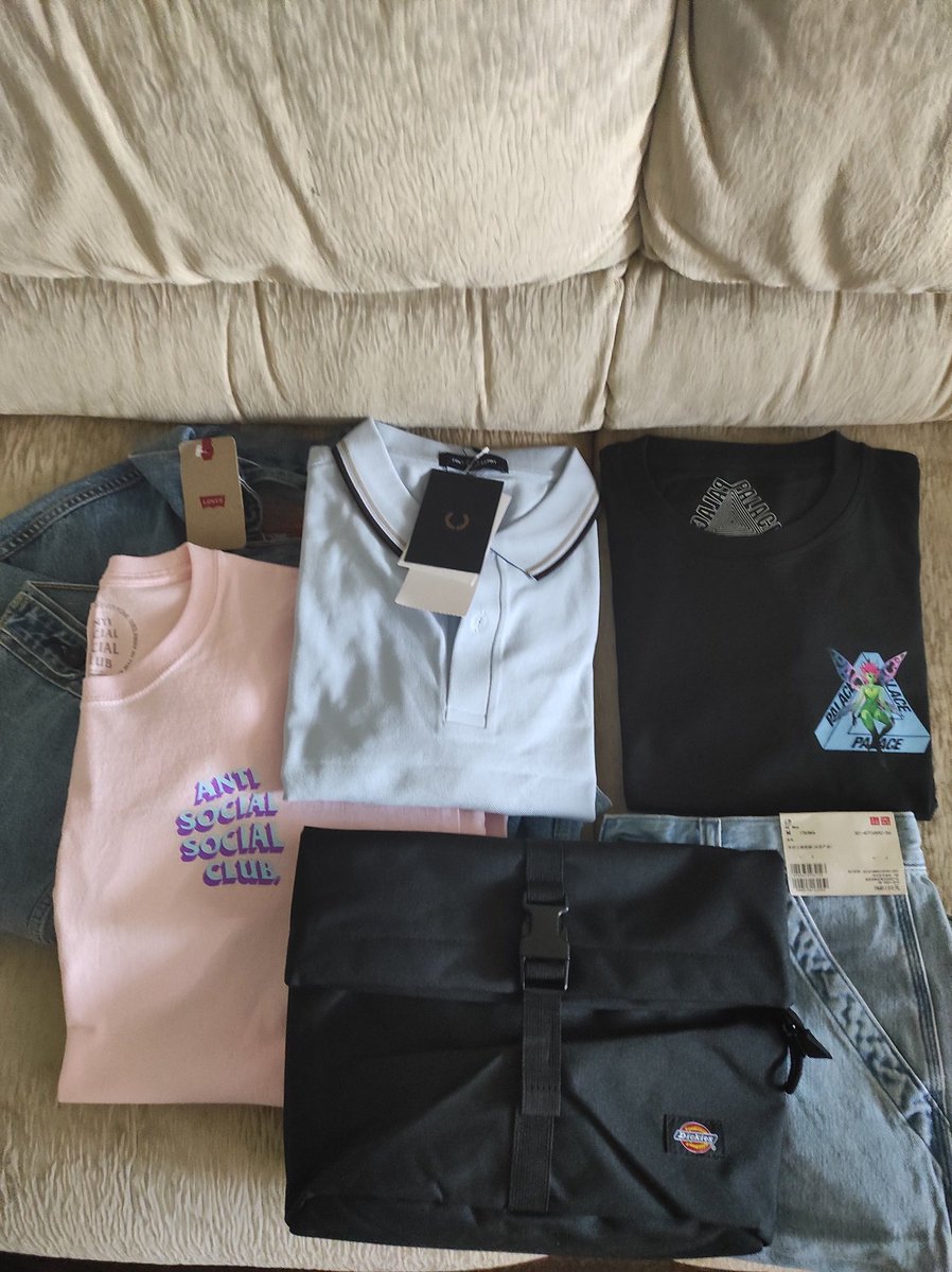 moon_flag tweet media