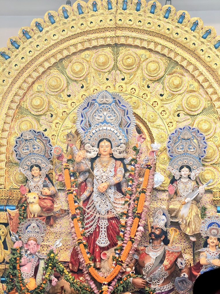 "या देवी सर्वभूतेषु शक्ति-रूपेण संस्थिता। नमस्तस्यै नमस्तस्यै नमस्तस्यै नमो नमः॥

#DurgaPuja2025