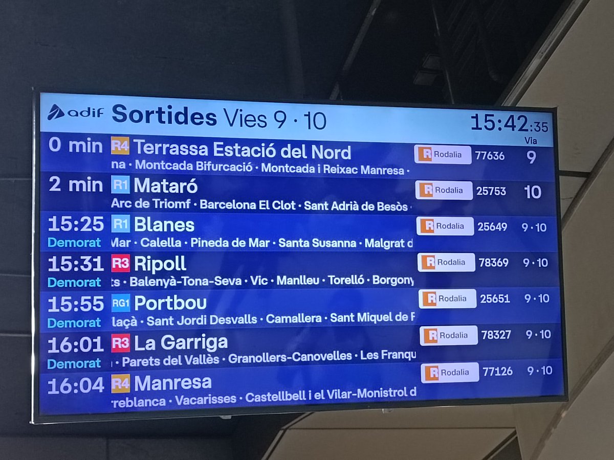 Un dia més, a  lR1, sense informació. Ja portem 20 minuts de retard <a href="/rod1cat/">R1 Rodalies 🤖</a>