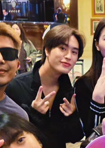 อ้วมๆกลับรึยังน้าาา💗

GEMINI LEDEFILE WALK YOUR WORTH

#LEDEFILELOREALPARIS
#LeDefileLOrealxGemini
#Gemini_NT <a href="/gemini_ti/">gemini_nt</a>