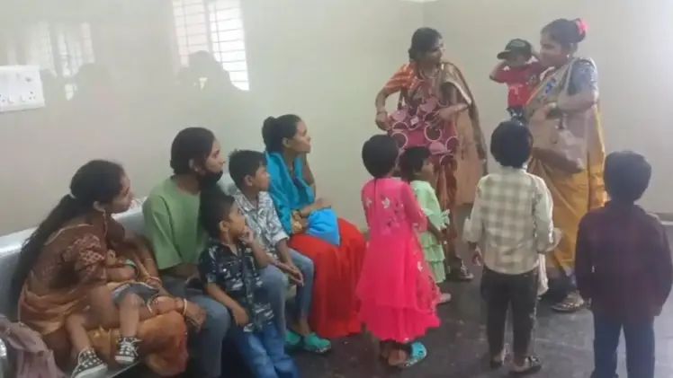 sandeep4mech's tweet photo. छिंदवाड़ा कलेक्टर -
जिन बच्चों को सर्दी-खांसी और बुखार की शिकायत पर कफ सिरप दिया गया था, उनकी किडनी धीरे-धीरे फेल हो गई। अब तक 6 मासूम अपनी जान गंवा चुके हैं, जिले में Coldrif (कोल्ड्रिफ) और Nextro-DS (नेक्सट्रॉस डीएस) कफ सिरप की बिक्री पर तुरंत प्रभाव से प्रतिबंध लगाया गया है https://t.co/zNCeSytjFS