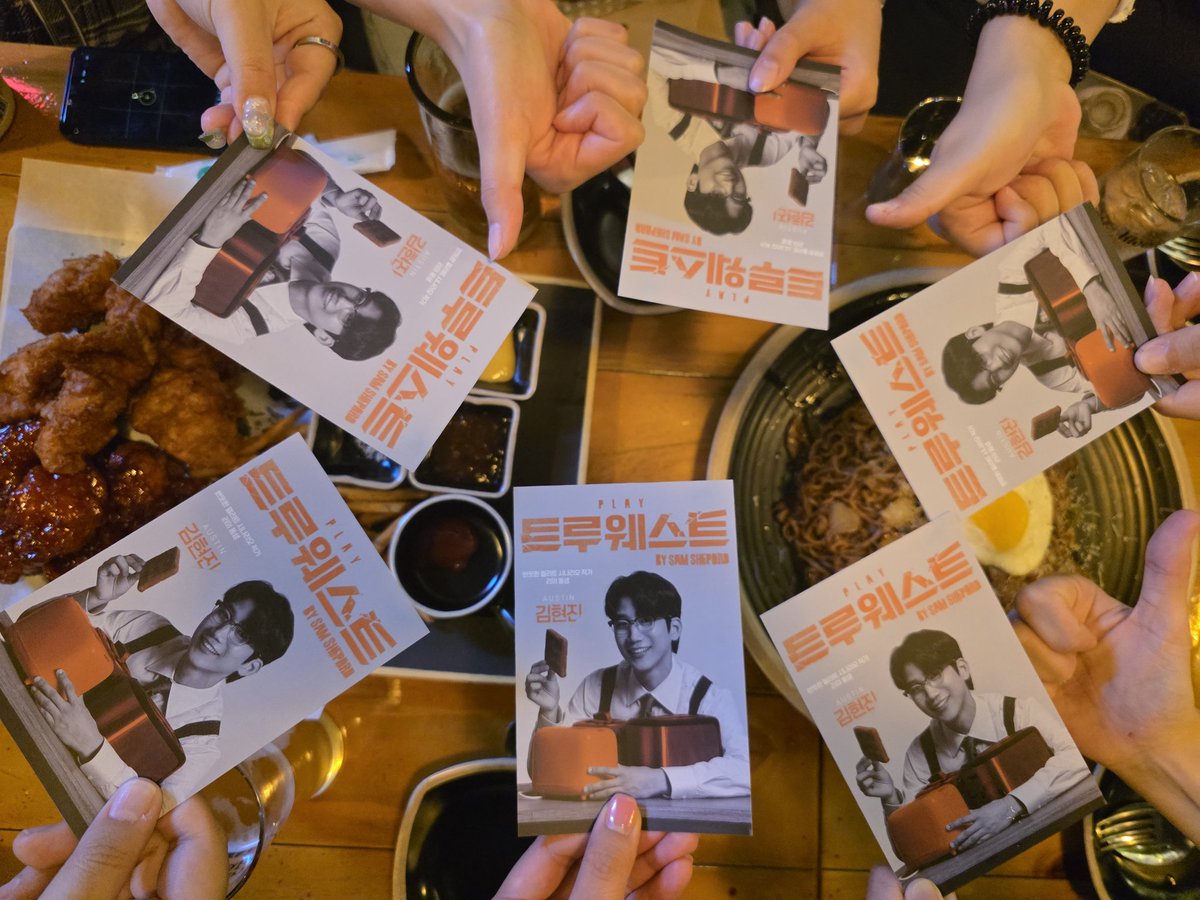 우리가좋아하던그모습이더라고요.......
그모습그대로의기면진.........

<a href="/Mulla_Hj/">뮬라(*≧ω≦)</a> <a href="/oohjikk/">ᴏʜᴊɪᴋ</a> <a href="/Boralaladori/">보라돌이</a> <a href="/Mayoragoon/">파슷</a> <a href="/nulinuli17026/">누리</a>