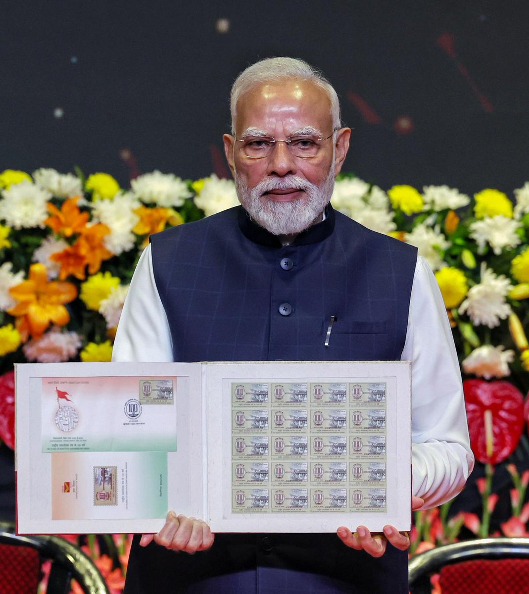 ManasTripathi01's tweet photo. PM Modi releases ₹100 commemorative coin for RSS centenary 🇮🇳
Features:
Bharat Mata seated on lion 🦁
Inscriptions: “1925-2025” & “100 Years of Rashtriya Swayamsevak Sangh”
First Indian coin with Bharat Mata’s image!
#RSS100 #RSSCentenary #100RupeeCoin https://t.co/3ZUProyde2