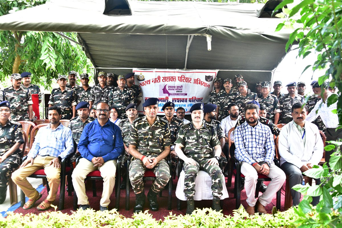 22bnssb's tweet photo. #स्वस्थ_नारी_सशक्त_परिवार अभियान एवं राष्ट्रीय स्वैच्छिक रक्तदान दिवस पर
01.10.2025 को 22वीं वाहिनी सशस्त्र सीमा बल, महराजगंज में रक्तदान शिविर आयोजित हुआ।
 02 अधिकारी + 14 कार्मिक = 16 यूनिट रक्तदान
 राष्ट्र सेवा व मानव सेवा का संकल्प सशक्त हुआ। https://t.co/K4N6VJuzl7