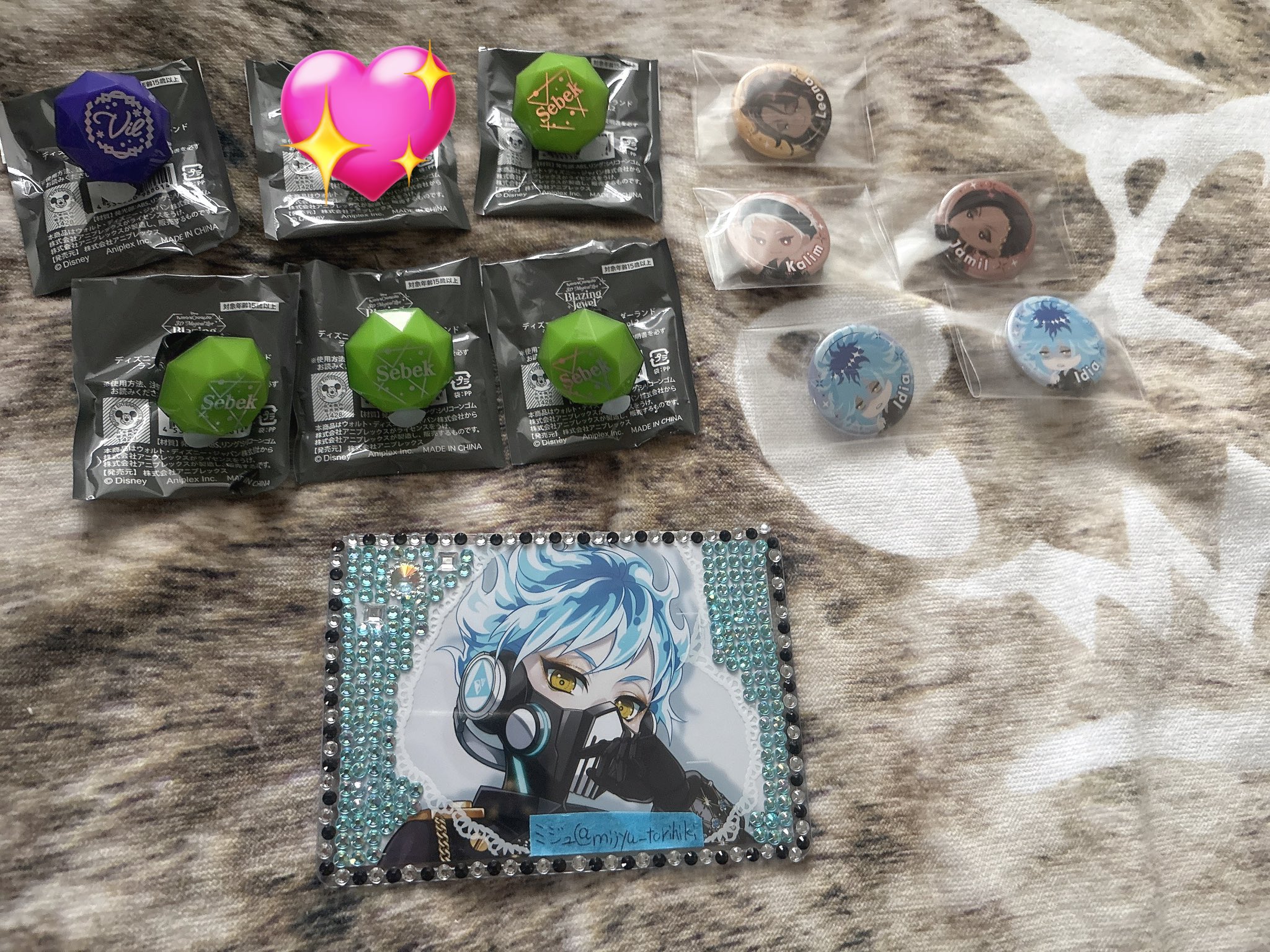 ツイステ ブレイジングジュエル 缶バッジ アクスタ リングライト