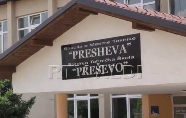 gurakuqkuqi's tweet image. Did you know that:
Serbia bans Albanian-language textbooks in Presevo: 1,607 students without books in their mother tongue

Over 1,600 Albanian students in Serbia, Presevo Valley are starting another school year without textbooks in their mother tongue. Serbia continues to block…