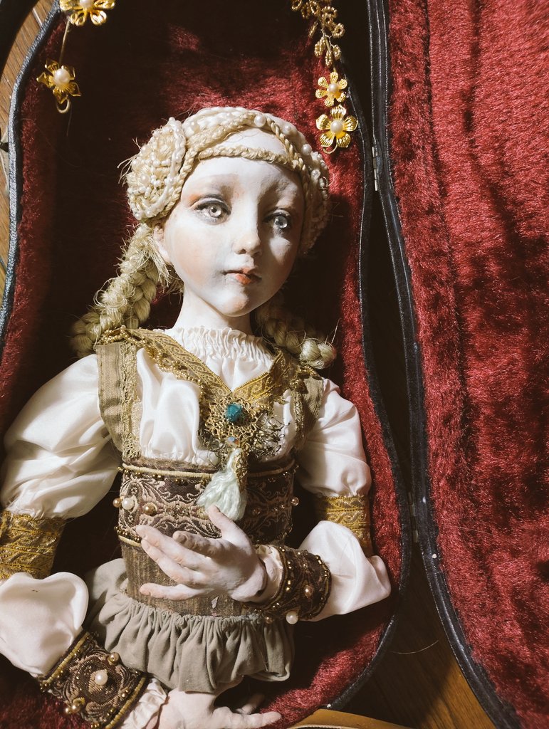 清水真理  作品集発売中。 tweet media