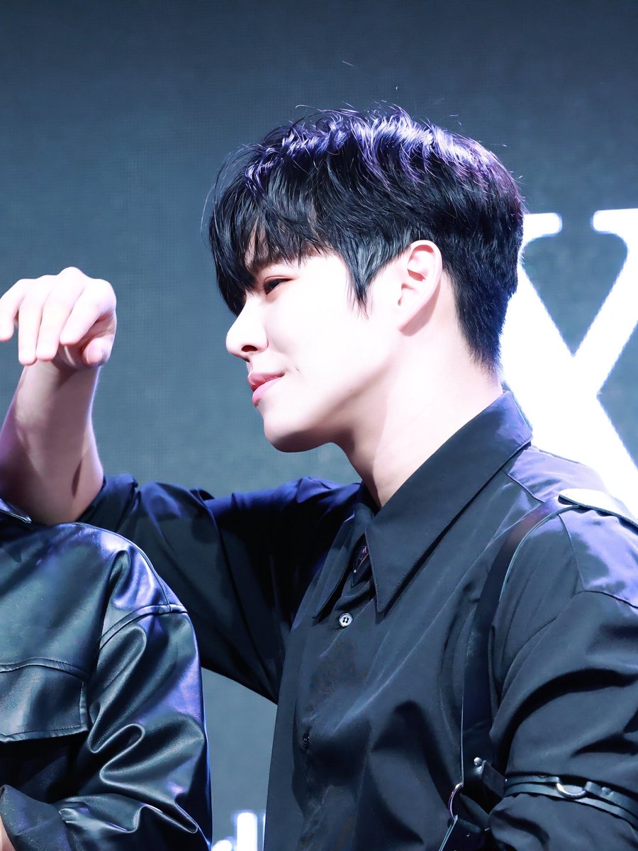 btw1326's tweet photo. 250928
XD Doha
AFTERGLOW in TOKYO
CREAM LIVE ASAKUSA 1부
도하✨
#xd #wished #fallingstar #showcase
#엑스디 #doha #도하 #朴塗荷 #박도하 https://t.co/8xi6FycUqV