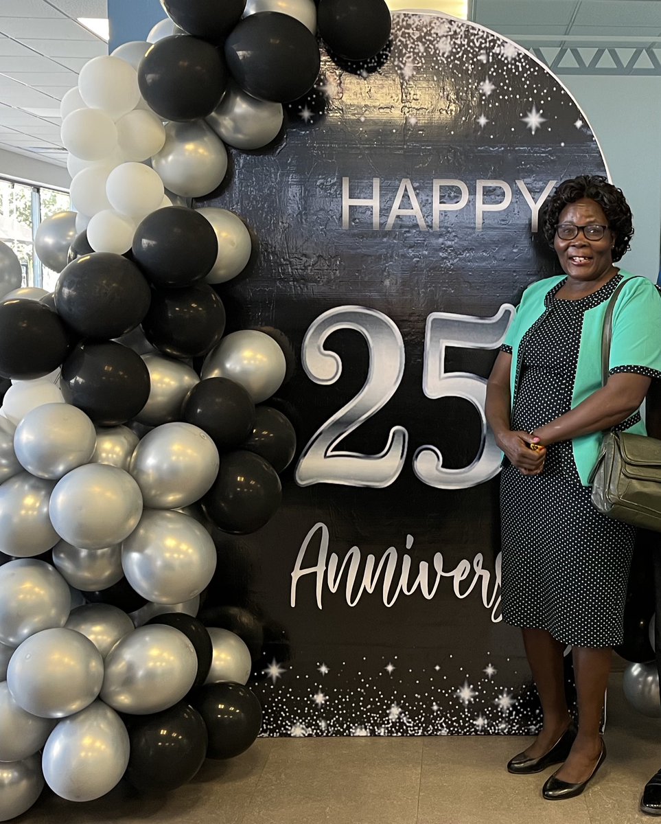 We are more than thankful for 25 years of continuous support from our housekeeping colleague Lydia 🎉 ☺️ 
Thank you for keeping our spaces welcoming for a quarter of a century! 💐