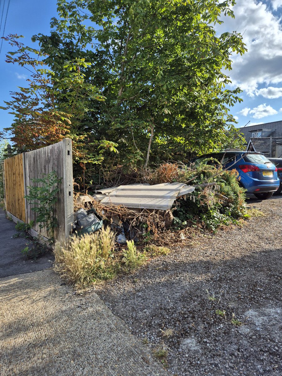 Some positive local Norbiton news: the asbestos panels flytipped on Hampden Road many months ago &amp; reported multiple times have finally been cleared! Huge thanks to <a href="/FocusNorbiton/">Norbiton Focus</a> for your help with this (as presumably down to your recent chasing / tracking down the land owners)