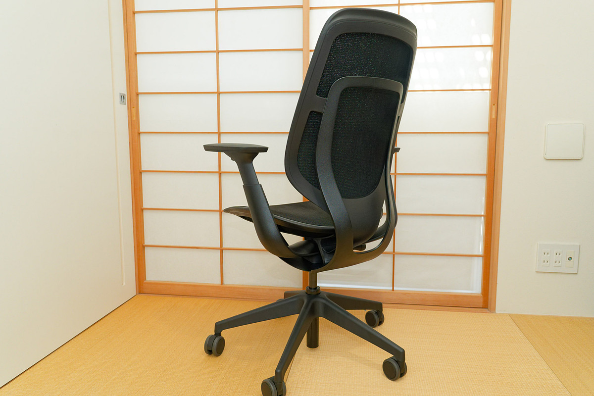 pc_watch's tweet image. 【今日の人気記事】なんだこの椅子は！包み込まれるメッシュとあり得ない軽さ。高級チェアに「Steelcase」という選択肢を見つけた pc.watch.impress.co.jp/docs/topic/fea… #Steelcase #オフィスチェア #在宅ワーク