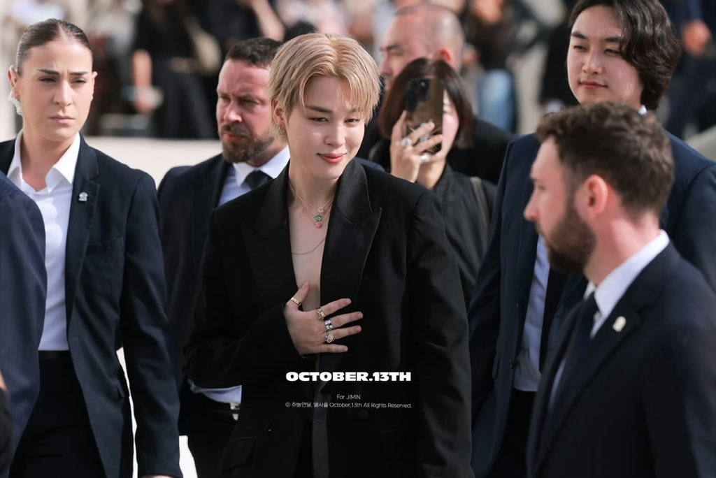 lylaura1230's tweet photo. #JiminxDior

#JiminAtDiorFashionShow
DIOR GLOBAL AMBASSADOR JIMIN
JIMIN AT PARIS FASHION WEEK
#DiorSS26 #PFW #JIMINxDIOR
HUMAN DIOR JIMIN
FACE OF DIOR JIMIN https://t.co/nvFSSdZnIJ