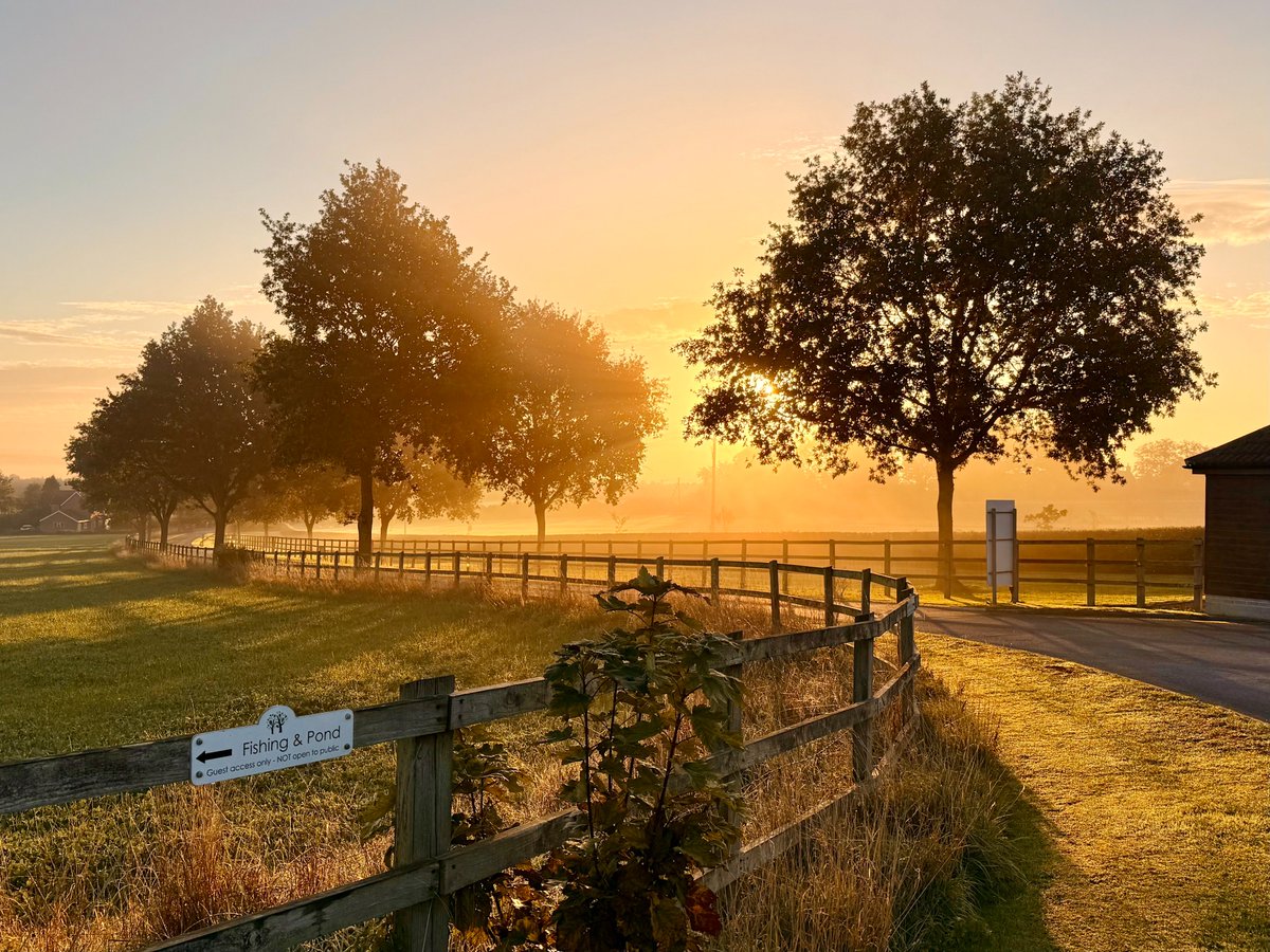 We have a winner! 📷
The judges for the September competition were our wardens, Tony &amp; Debbie.
There was a wonderful selection of photos to choose from, but they both agreed that this glorious sunrise photo was their favourite!
Congratulations Angie Russell!!