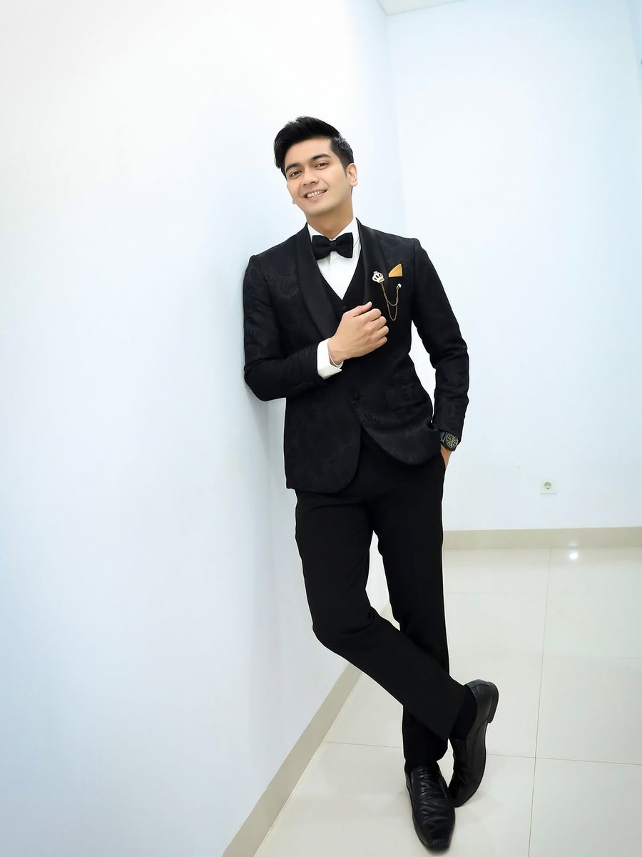 myrnanewss's tweet image. #RNANEWS #RNASELEBSTYLE
Attending @indonesiantvawards I am truly honor to become one of the nominee Thank you for having me last night

Tuxedo from @dikha_sigit @dikhasigitfashion 

📸 @rahulgobeltukangphoto By #TeukuRyan