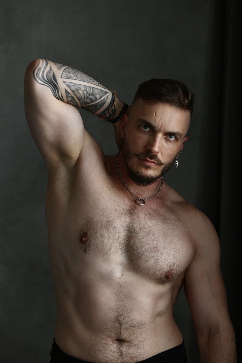 DenMrSmith's tweet photo. Профессионально изображаю брутала на фотографиях.
#fitlife #crossfiter #armpits #hairychest https://t.co/u7SIouf2vk