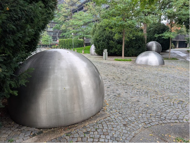 OrkneyLibrary's tweet photo. It may be the first of October but still the holiday balls keep on coming. Here's some stupendously shiny sunken balls all the way from Munich.

(try saying stupendously shiny sunken balls after some schnapps) https://t.co/NuuOux4ZqT