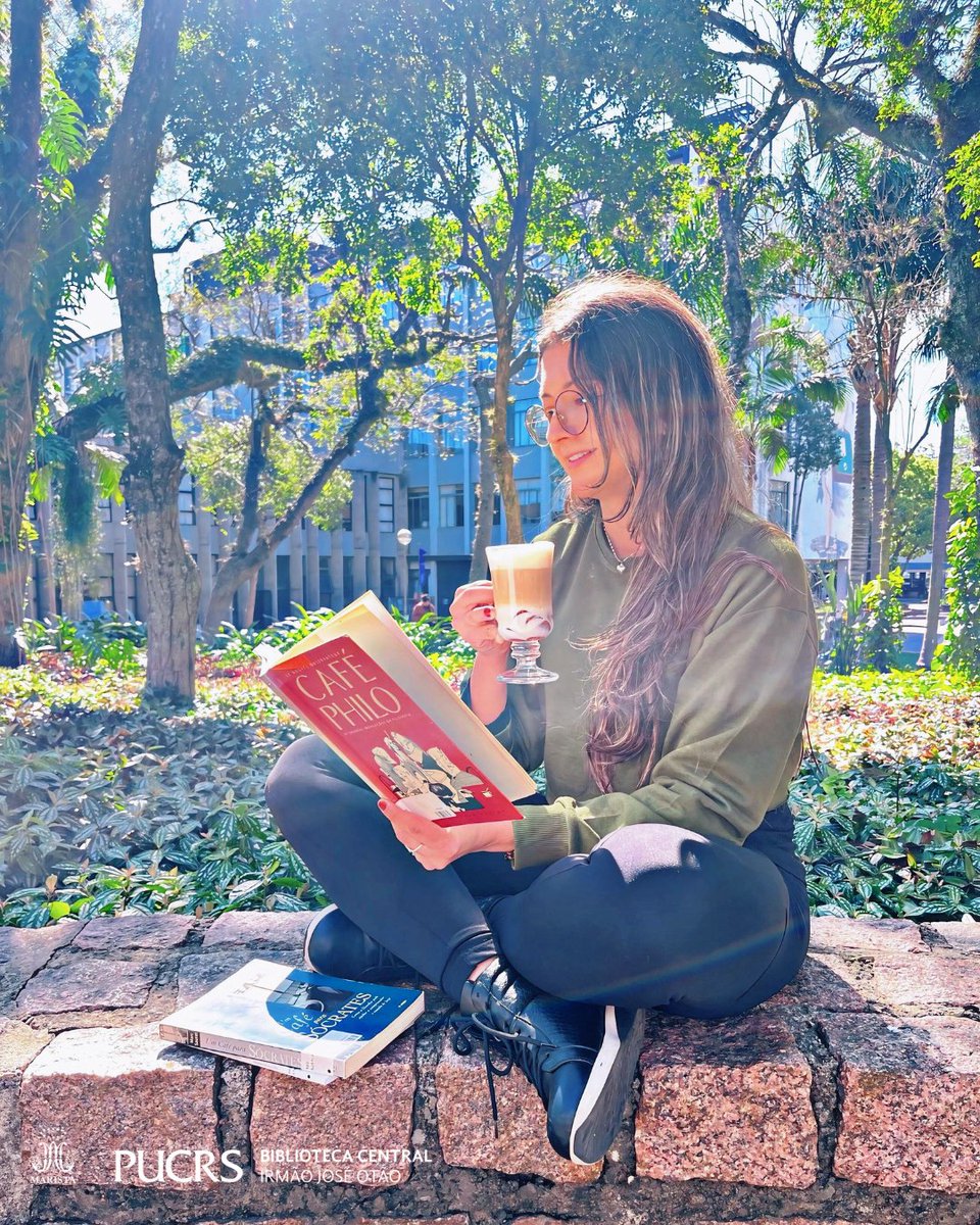 Biblioteca PUCRS (@bibliotecapucrs) on Twitter photo O café faz parte da cultura brasileira e é uma das bebidas mais apreciadas no mundo. No Dia Internacional do Café, celebramos esse hábito que combina com bons momentos. E com uma ótima leitura. ☕ Expresso, coado, quente ou gelado: que tal com um livro? O café faz parte da cultura brasileira e é uma das bebidas mais apreciadas no mundo. No Dia Internacional do Café, celebramos esse hábito que combina com bons momentos. E com uma ótima leitura. ☕ Expresso, coado, quente ou gelado: que tal com um livro?