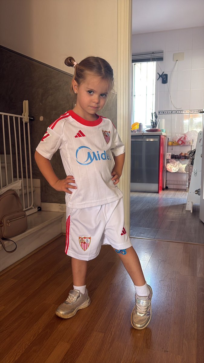 <a href="/SevillaFC/">Sevilla Fútbol Club</a> <a href="/peladoalmeyda/">Matías Jesús Almeyda</a> Aki está preparada mister, esperando la convocatoria