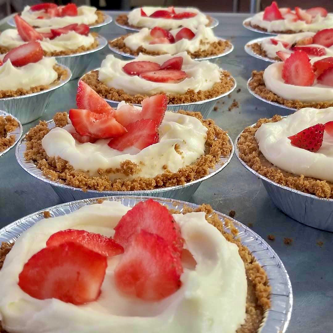 PhenomRadio's tweet image. #BlackMuslimBusinesses Network Connect w/ @paradisebeanpie Paradise Desserts - Dessert Shop | Global Network. Global Advancement. Visit facebook.com/profile.php?id… today! #ThePlugRoom #CommunityDevelopment #MOEtoday
