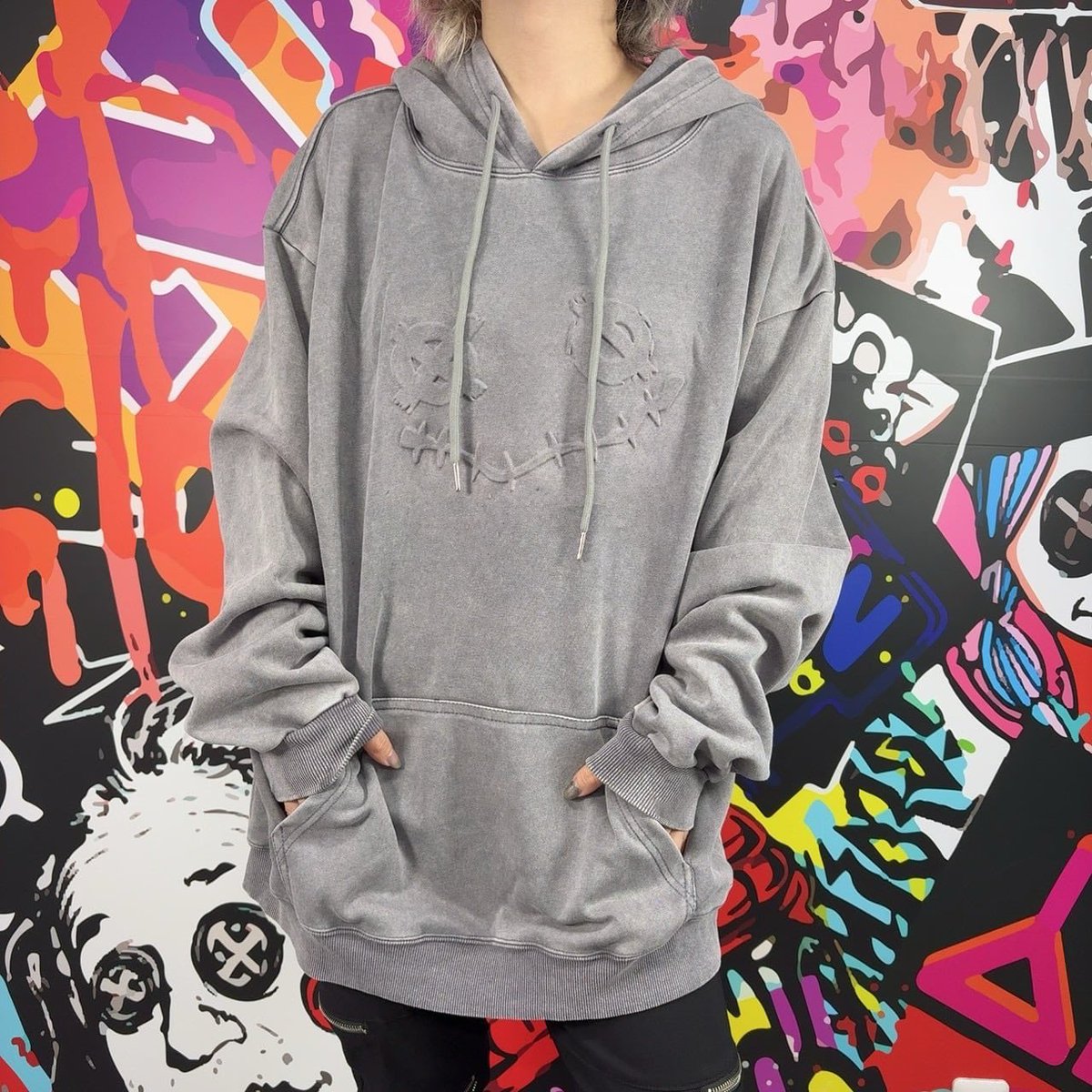 NieR_tokyo's tweet photo. 🎁超ばら撒きプレゼント🎁

FRONT FACE ROSE ART GRAY HOODIE
https://t.co/HP7LAHd9ph

🎊先着55点限定超赤字大特価🎊
💥1,777円(税込み)💥

更にこのポストをリポスト
フォロー(@NieR_tokyo) で

こちらの商品を
🎁3名様にプレゼント🎁

〆切10/4日24時

是非ご参加ください🐰 https://t.co/JWiba52fw4