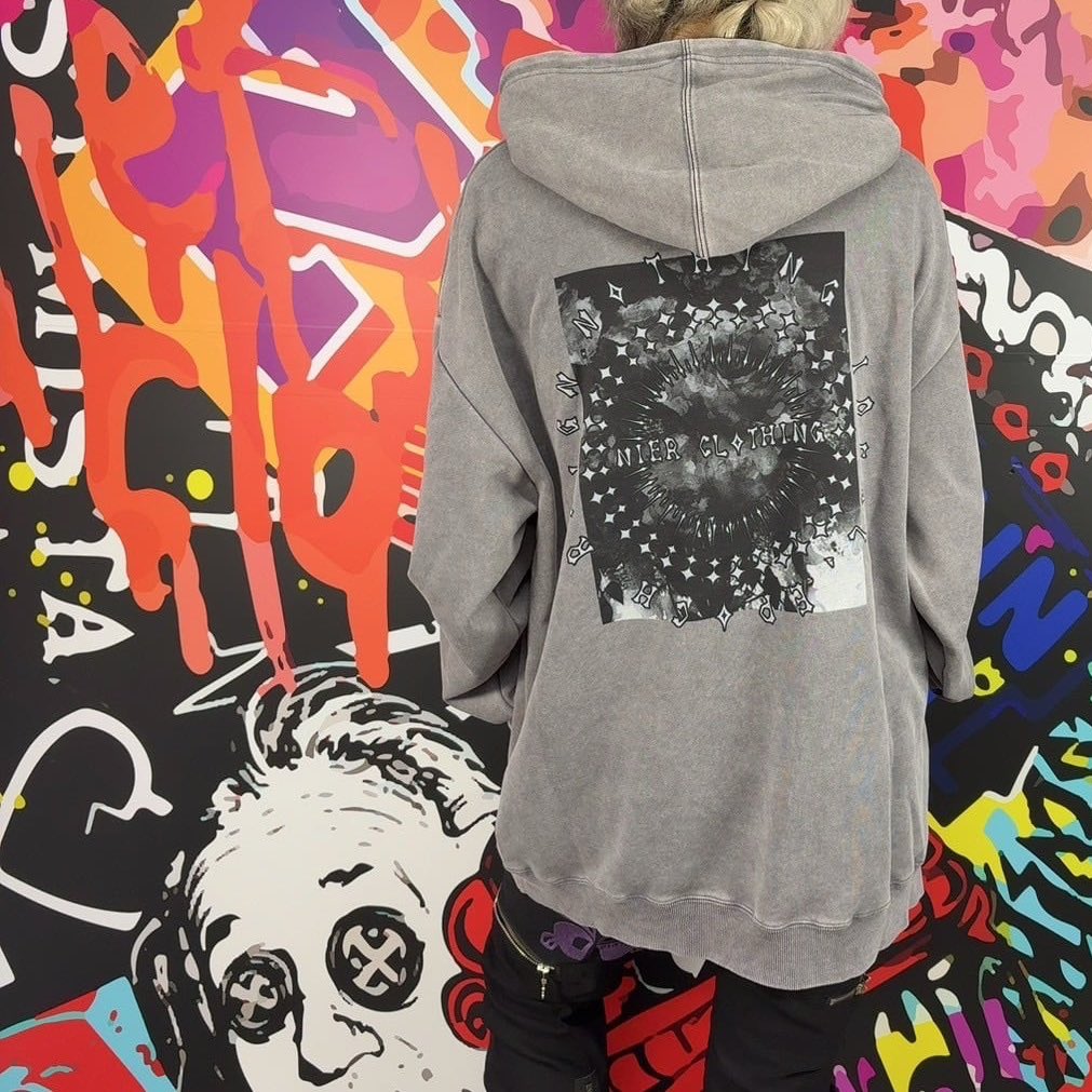 NieR_tokyo's tweet photo. 🎁超ばら撒きプレゼント🎁

FRONT FACE ROSE ART GRAY HOODIE
https://t.co/HP7LAHd9ph

🎊先着55点限定超赤字大特価🎊
💥1,777円(税込み)💥

更にこのポストをリポスト
フォロー(@NieR_tokyo) で

こちらの商品を
🎁3名様にプレゼント🎁

〆切10/4日24時

是非ご参加ください🐰 https://t.co/JWiba52fw4