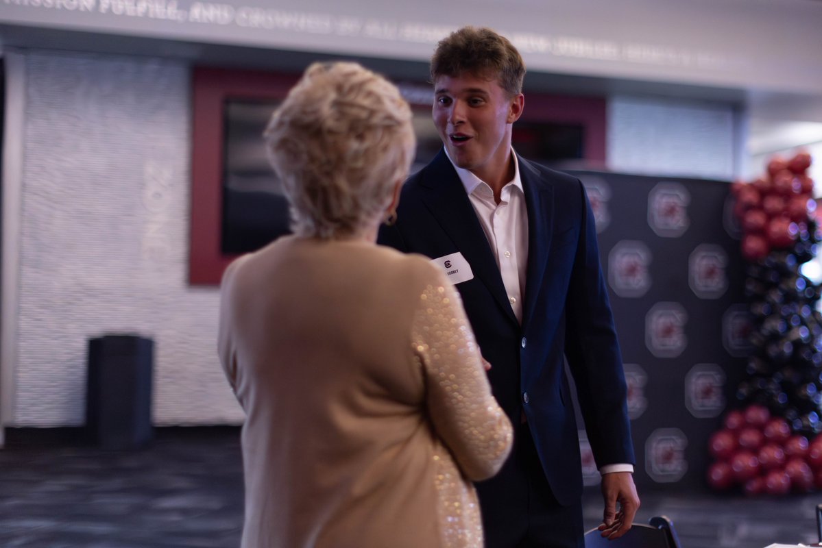 GamecocksOnline's tweet image. We had a wonderful evening with our endowed scholarship donors and their recipients on Monday night!
