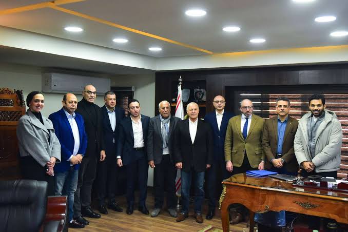 ax4356's tweet photo. نفسي افهم سبب واحد يخلي الفاشلة دول قاعدين مكانهم واللي نفسي اكتر افهمه الزملكاوية ساكتين عليهم ليه لحد دلوقتي مستنين ايه تاني يحصل كل دي كوارث حصلت في الزمالك بسبب فاشلهم ولسه مكملين تخريب حرام عليكم انتو يا زملكاويه 😡😡 https://t.co/VZzjJHhT5Q
