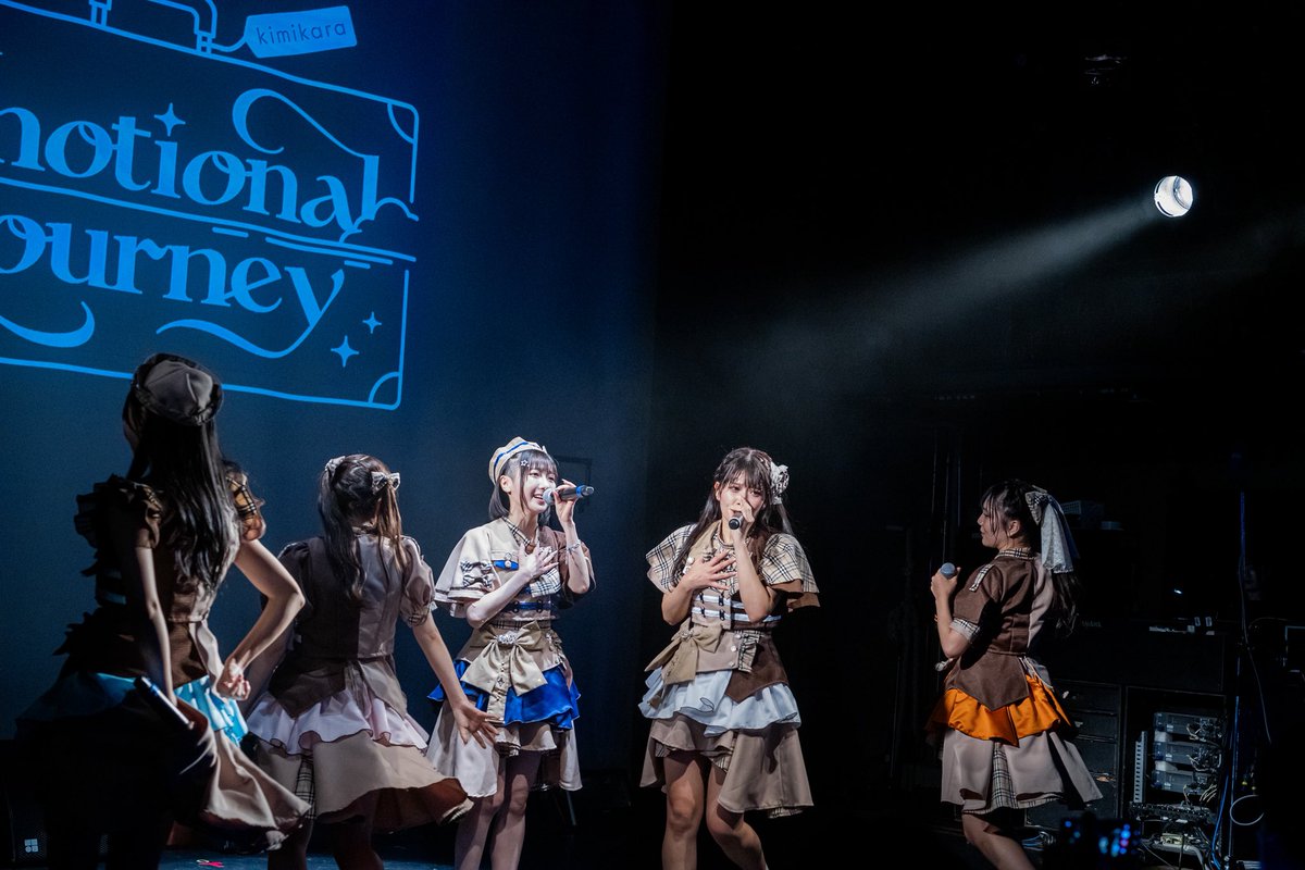 kimikara_info's tweet photo. 【 この後24:00〜新曲配信スタート✈️】

昨日お披露目された新曲「Emotional Journey」が
10/2(木)0:00〜各種ストリーミングサービスにて順次配信決定🎊🎧

🎶：https://t.co/BpWlTurgOK

#きみから https://t.co/vtKEIKKQm3