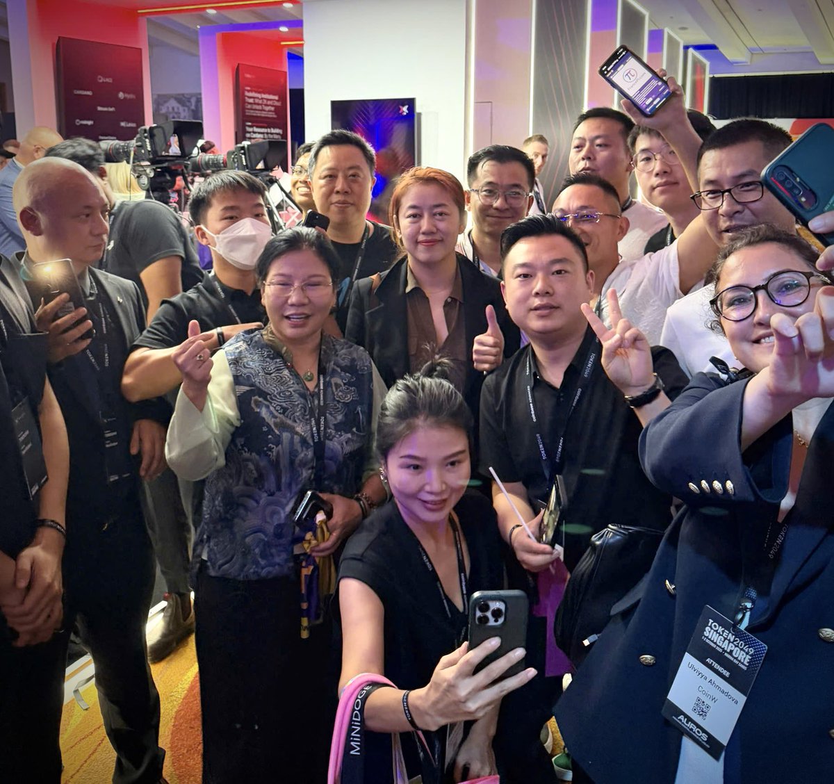 PiBridgeOrg's tweet image. 🚀 CEO VICTOR NGUYEN ELEVATES PIBRIDGE AT TOKEN2049! 🌍

At Asia’s biggest blockchain stage – #TOKEN2049 Singapore, the #PiCoreTeam impressed as sponsor &amp;amp; speaker. Co-founder Chengdiao Fan shared a bold vision for crypto: from liquidity to utility, tackling challenges and…