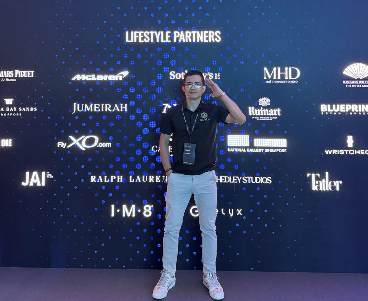 PiBridgeOrg's tweet image. 🚀 CEO VICTOR NGUYEN ELEVATES PIBRIDGE AT TOKEN2049! 🌍

At Asia’s biggest blockchain stage – #TOKEN2049 Singapore, the #PiCoreTeam impressed as sponsor &amp;amp; speaker. Co-founder Chengdiao Fan shared a bold vision for crypto: from liquidity to utility, tackling challenges and…