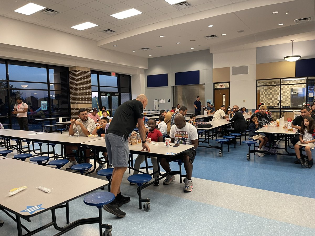 WTHanes's tweet photo. What an amazing turnout we had for our first #allprodad meeting this morning! Well over 50 families showed up!!! #hanescowboys #excellenceinaction @Ms_Arrieta https://t.co/nwHTUv5kN0