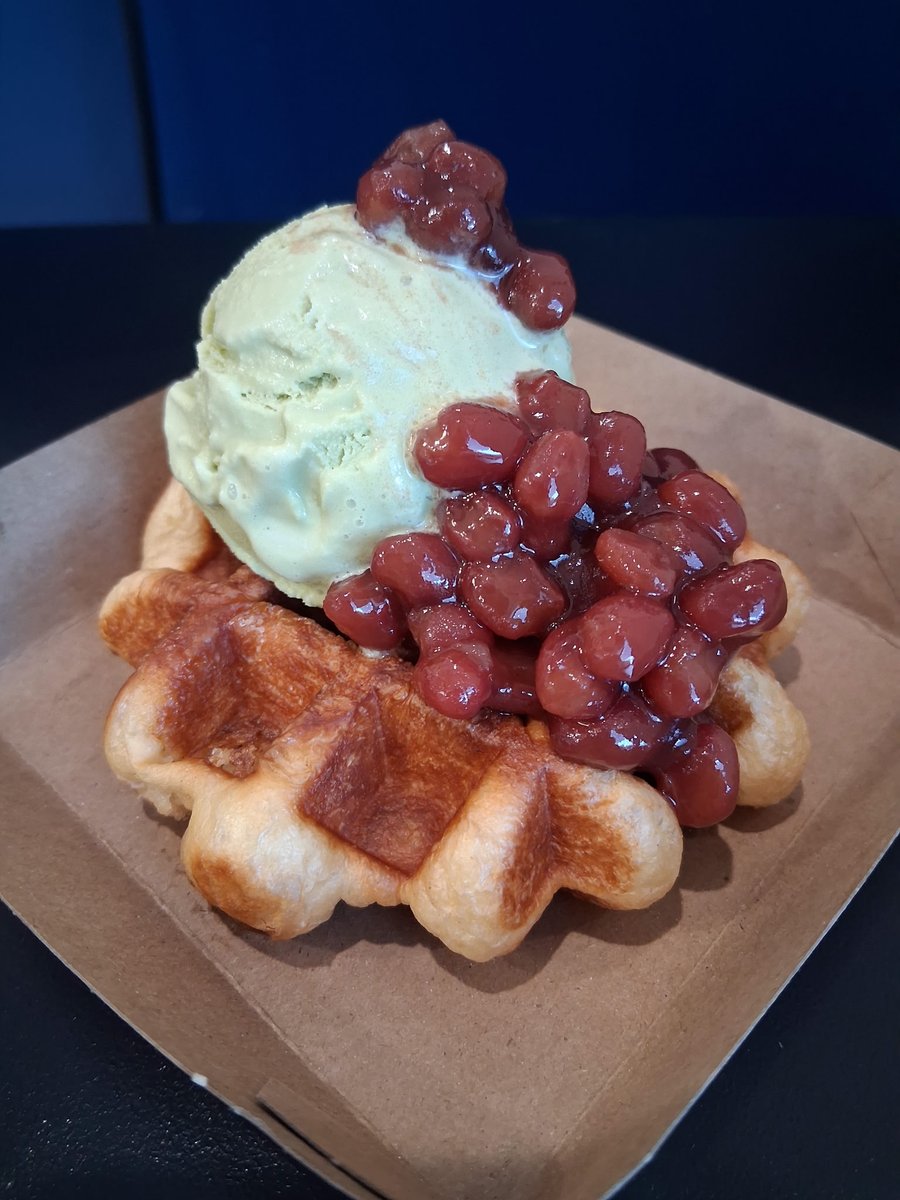 waffleyello's tweet image. Yello!

For Matcha lovers . . .

Azuki Matcha ice cream Liege waffle!

Our brioche Liege waffle with Matcha ice cream and Azuki beans and choice of Kinako (toasted soy bean) powder.

#azukimatchawaffle
#redbeanpaste
#matchaazuki
#okemosfood