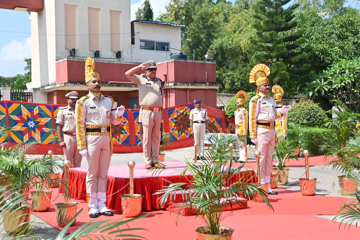 CISFEast's tweet photo. @CISFEast extends a warm welcome to Shri Deepak Verma on assuming charge as Inspector General, Eastern Sector Ranchi. His leadership will strengthen CISF’s operational excellence & welfare initiatives in safeguarding vital assets across the sector. #CISF #Leadership @CISFHQrs https://t.co/mkPSKiwM0j
