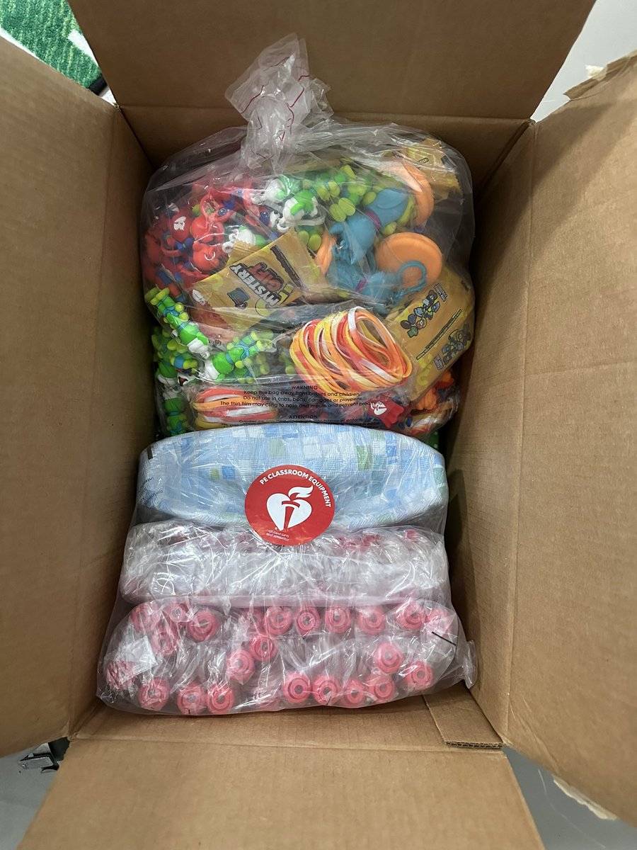 It’s like Christmas when the <a href="/KidsHeartChall/">Kids Heart Challenge</a> prizes arrive! ❤️ 🐶