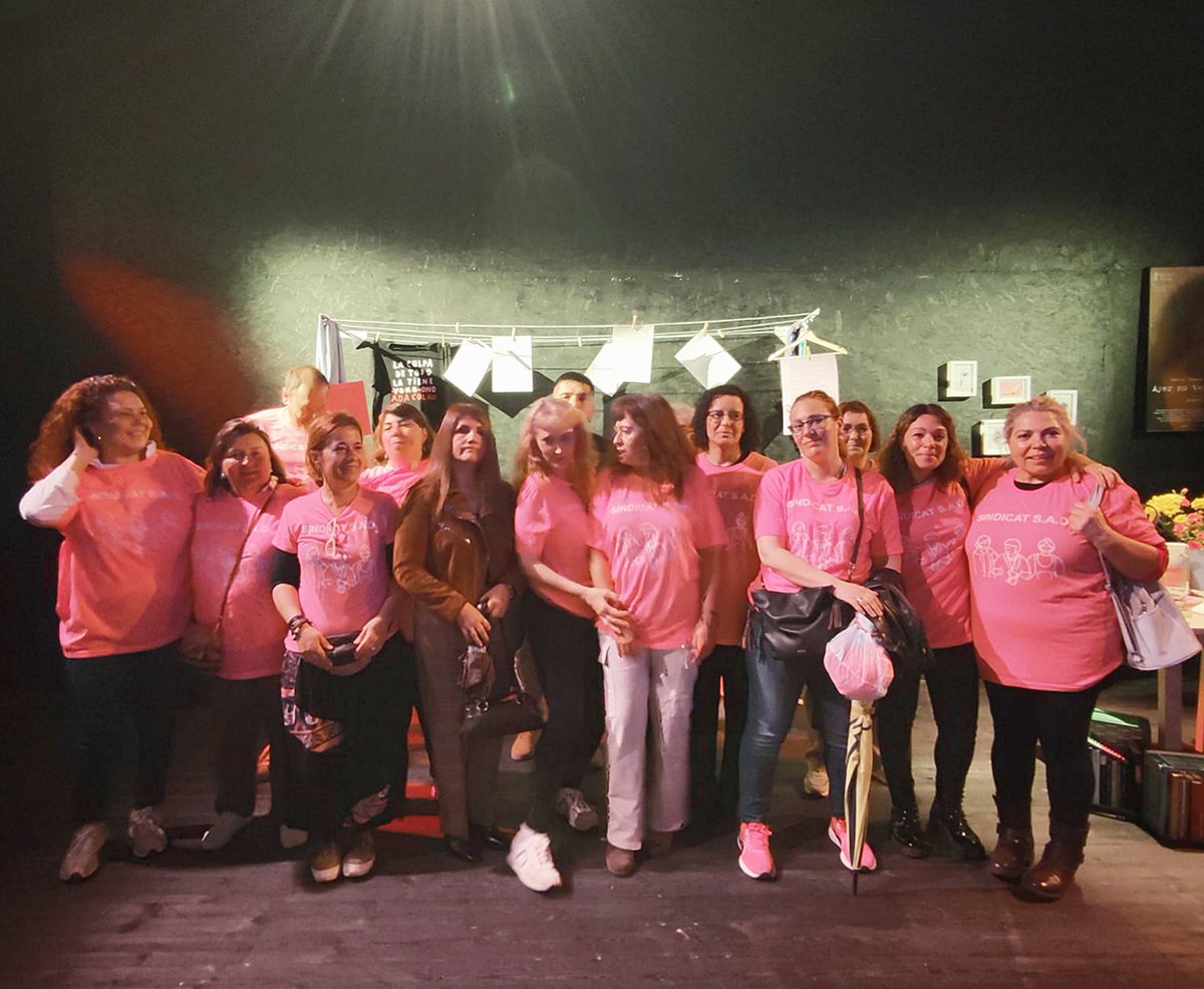 Debemos organizarnos nosotras👭, pensar nosotras🧠 empuñar nuestra dignidad🫂 contra quién pretende arrebatarla👹 Debemos hacer lo contrario a lo establecido🧻, porque lo establecido les pertenece⚖️ En lo establecido ellos tienen la sartén, y tú estás dentro de ella🍳 #sadenlucha