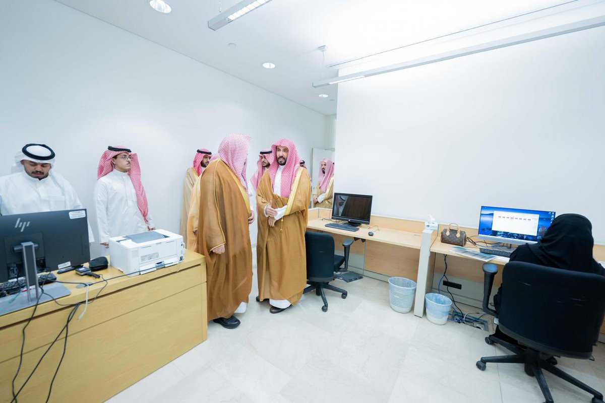 MojKsa's tweet photo. وزير العدل د. وليد الصمعاني يتابع سير العمل بالمحكمة الجزائية بالرياض ويؤكد على أهمية الإلتزام بمعايير جودة الأحكام وتسبيبها. https://t.co/67SbfjcxUm