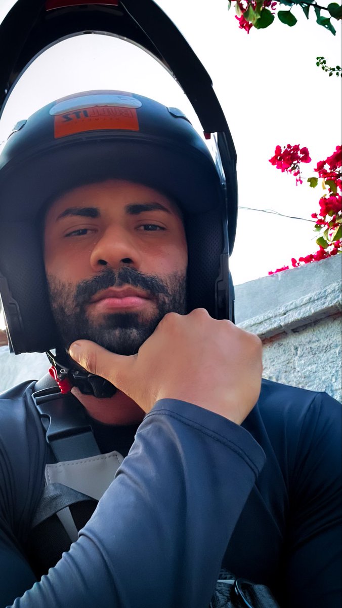 ades_sf's tweet photo. Pediria uma corrida comigo? 🏍️ https://t.co/QxMlAzijst
