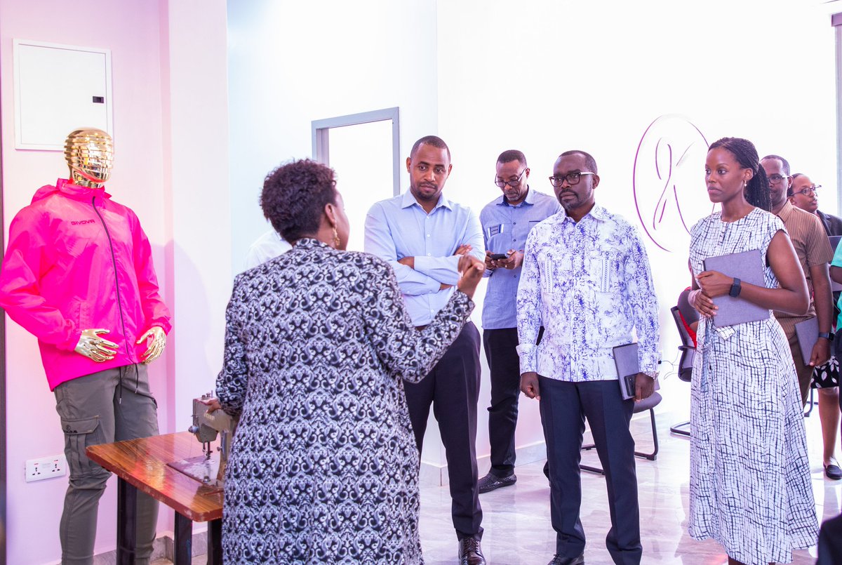Odautuje1's tweet photo. @DikamFashion was honored to host a remarkable visit from Hon. Prudence SEBAHIZI,  Ministry of @RwandaTrade, Amb. Jean De Dieu UWIHANGANYE Minister of State @RwandaInfra and Juliana K. Muganza DCEO @RDBrwanda https://t.co/PShdFYYtdJ