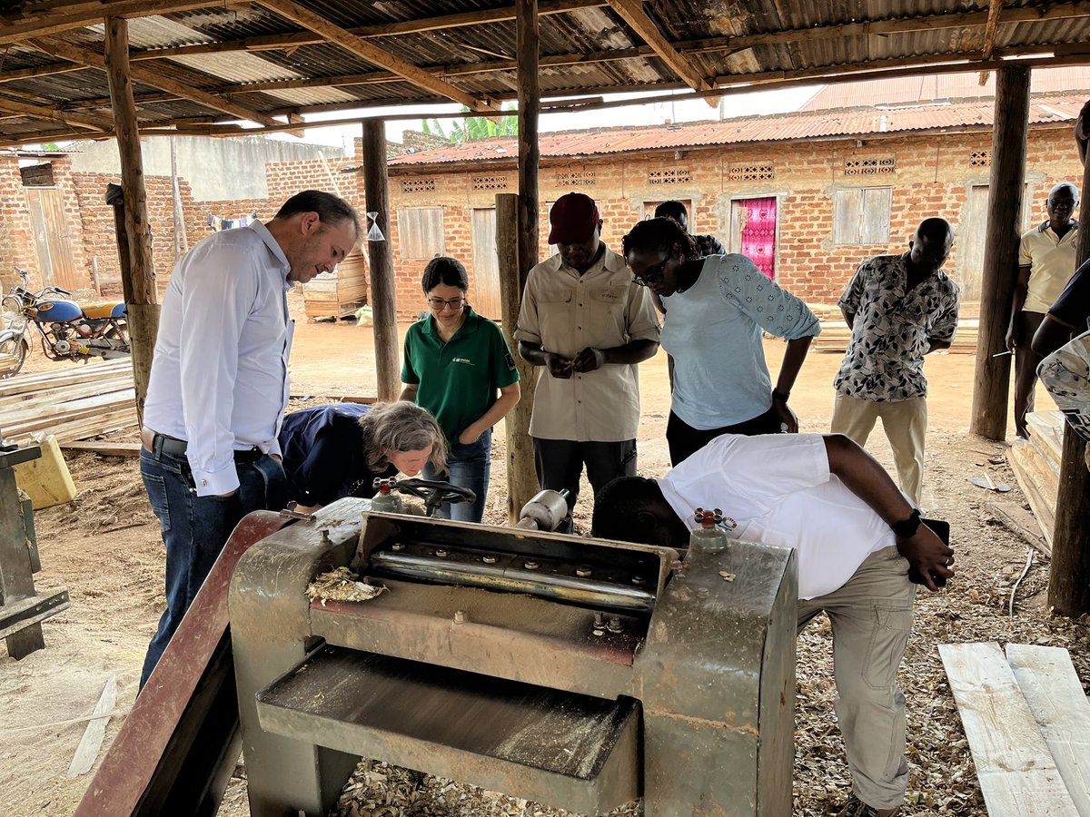 DKinUganda's tweet photo. Today @FAOUganda brought #TeamEurope &amp; all implementing partners in the #ForestPartnership through the timber value chain - from raw material to high value-added products. Their project boosts efficiency, sustainable forest management, job creation &amp; access to finance 🪵 https://t.co/v3R8V4SaQW