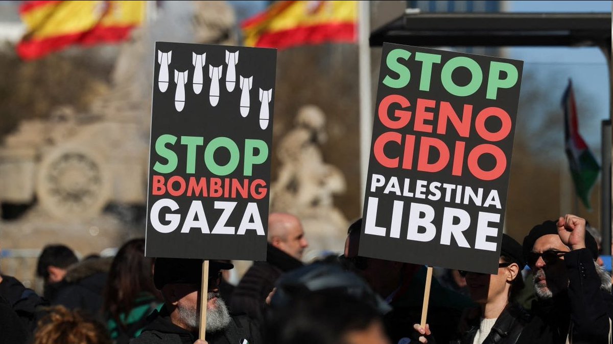 Spain blocks U.S. weapons for Israel 

American ships loaded with arms for Israel were blocked from transiting through the Rota (Cádiz) and Morón de la Frontera (Seville) bases.

“Rota and Moron are not a backdoor,” a source of the Spanish El Pais was quoted by the paper as